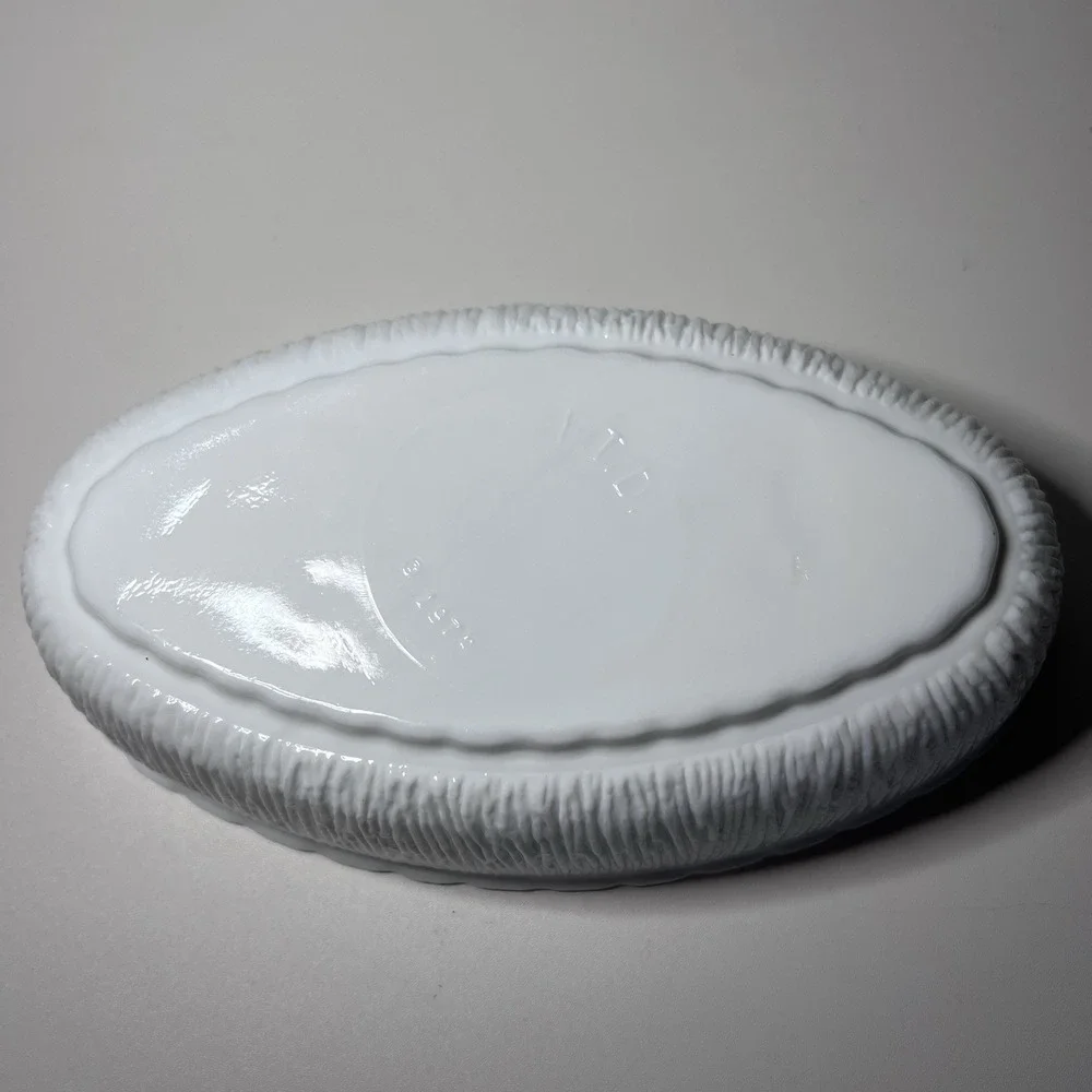 Vtg 1975 FTD Textured Milk‎ Glass Oval Bowl